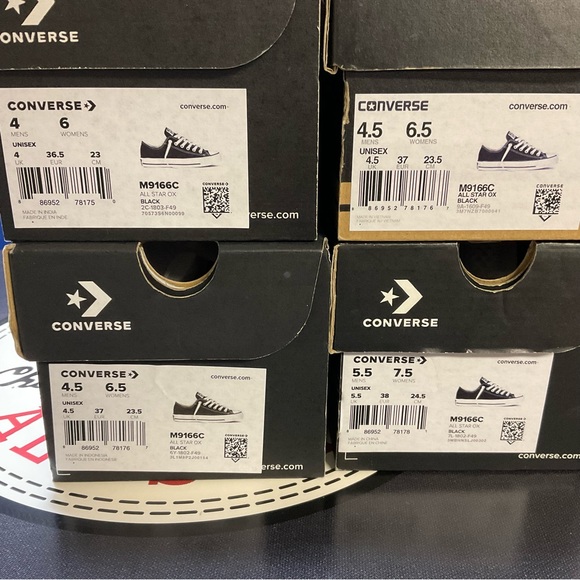 Converse Women's Chuck Taylor Black Low Top - Picture 6 of 6